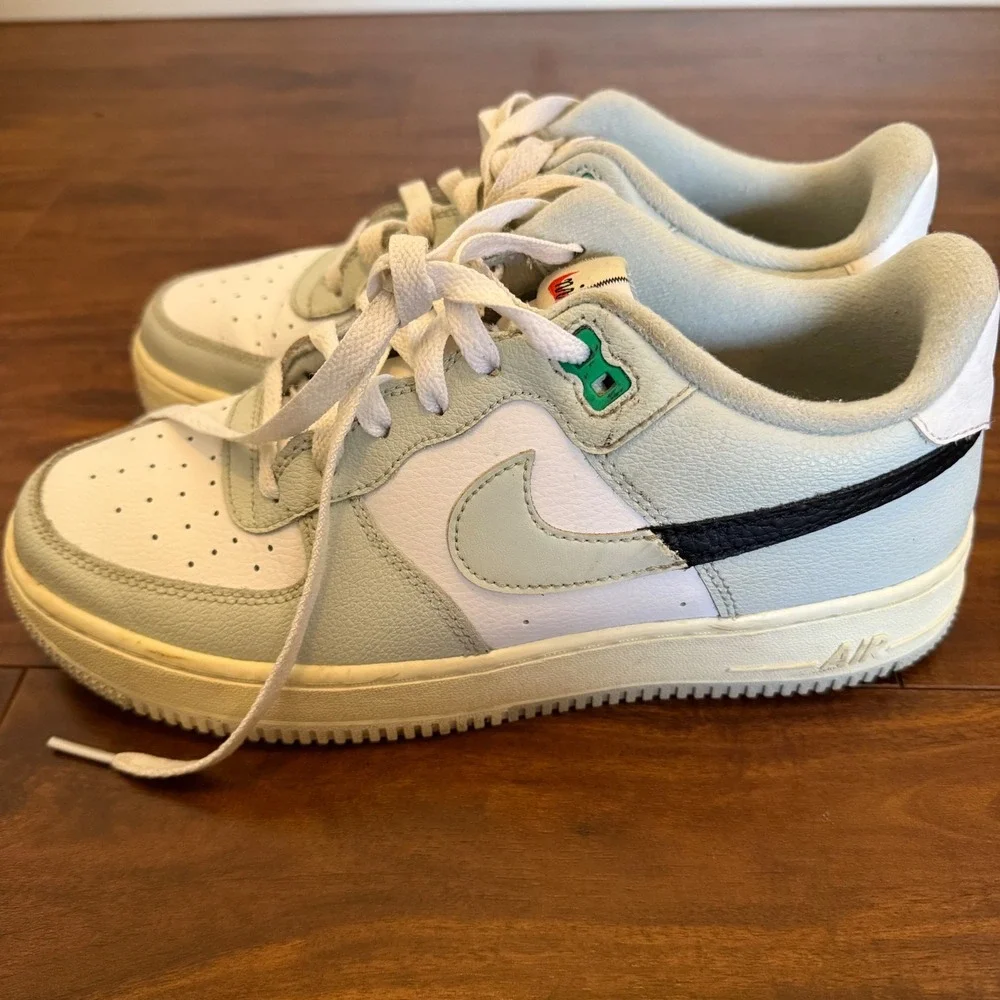 Nike Air Force 1 07 LV8 Split Light Silver Size Youth 7/ Men 7/ Women‎ 8.5